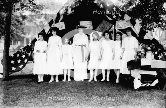Eliz. & Dorothy Mayes, Jean Darrah, Pauline Settle, Elizabeth Allen, etc., between c1910 and c1915. Creator: Bain News Service.