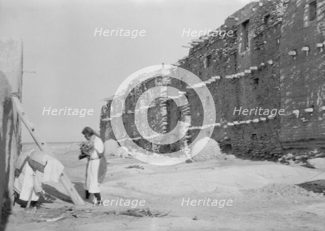 Acoma, New Mexico area views, between 1899 and 1928. Creator: Arnold Genthe.
