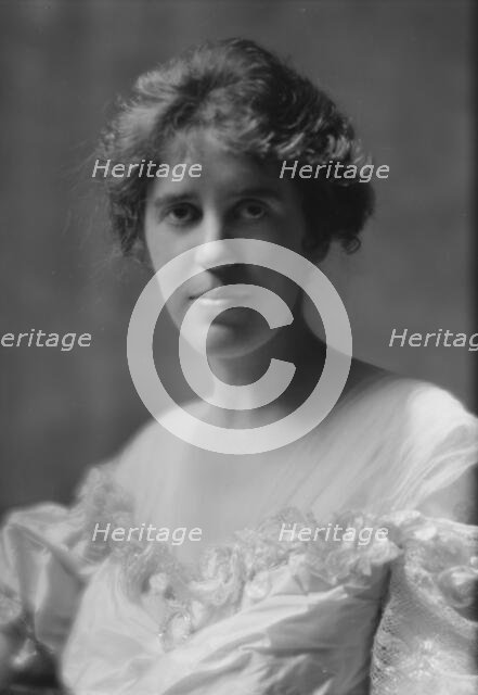 Stevens, J., Miss, portrait photograph, 1914 June 8. Creator: Arnold Genthe.