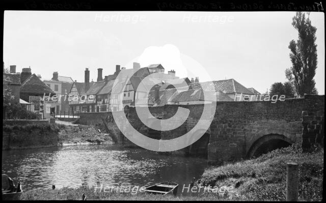 King John's Bridge, Tewkesbury, Gloucestershire, 1940-1948. Creator: Ethel Booty.