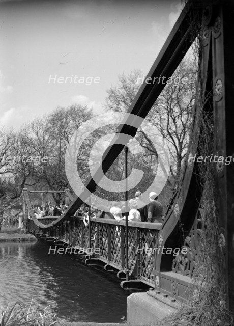 St James's Park, Westminster, London, May 1956. Artist: Herbert Felton