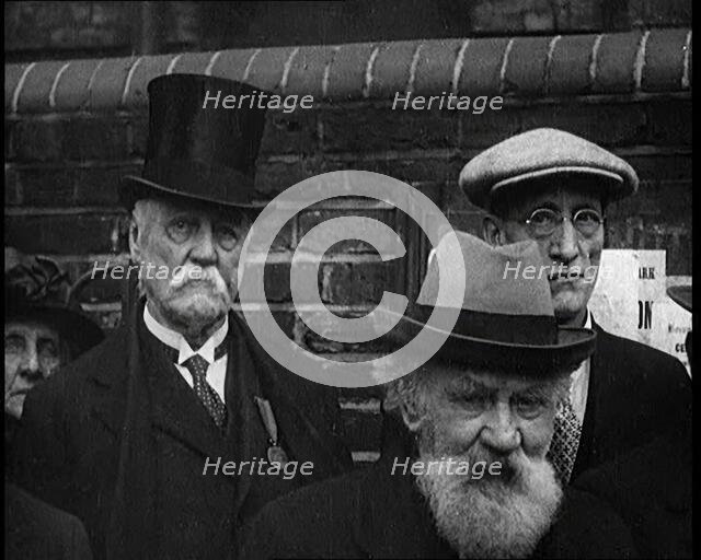 A Group of American Civil War Veterans Stand Together , 1924. Creator: British Pathe Ltd.