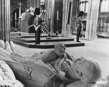 Grenadier Guards guarding the coffin of the Duke of Windsor, St George's Chapel, 2nd June 1972. Artist: Unknown