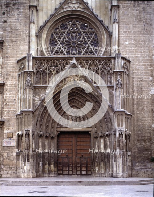 Detail of the façade of the apostles in the cathedral of Valencia.