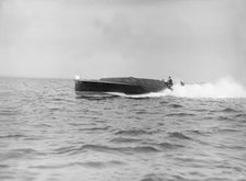 The hydroplane 'Maple Leaf IV', 1913. Creator: Kirk & Sons of Cowes.