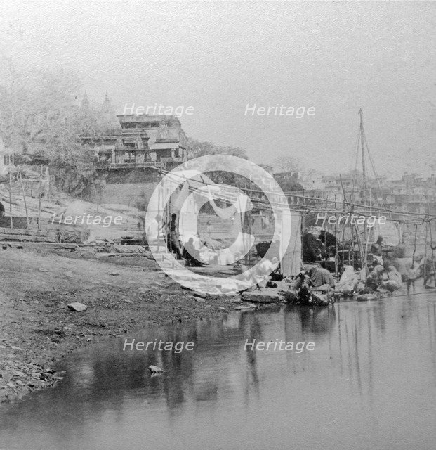 Bathing ghat, Benares, India, late 19th or early 20th century. Artist: BW Kilburn