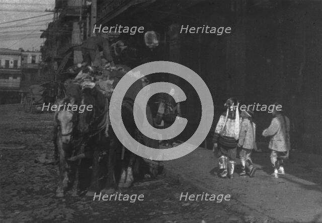 Where beauty and squalor mingle, San Francisco, between 1896 and 1906. Creator: Arnold Genthe.