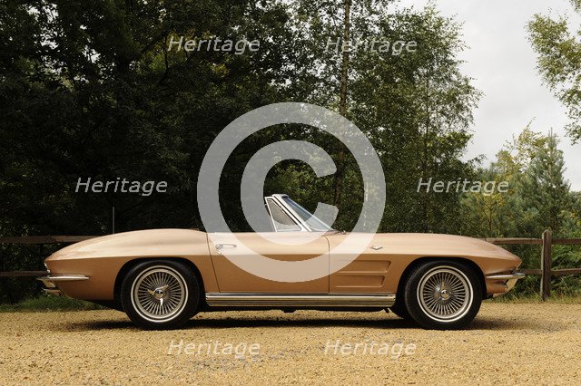 Chevrolet Corvette Stingray convertible 1964. Artist: Simon Clay.