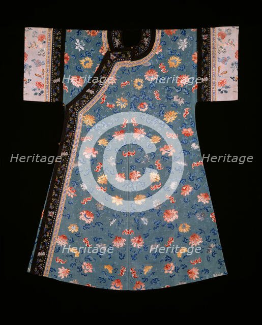 Woman's Changfu (Informal Court Robe), China, Qing dynasty (1644-1911), late 19th/early 20th cen. Creator: Unknown.