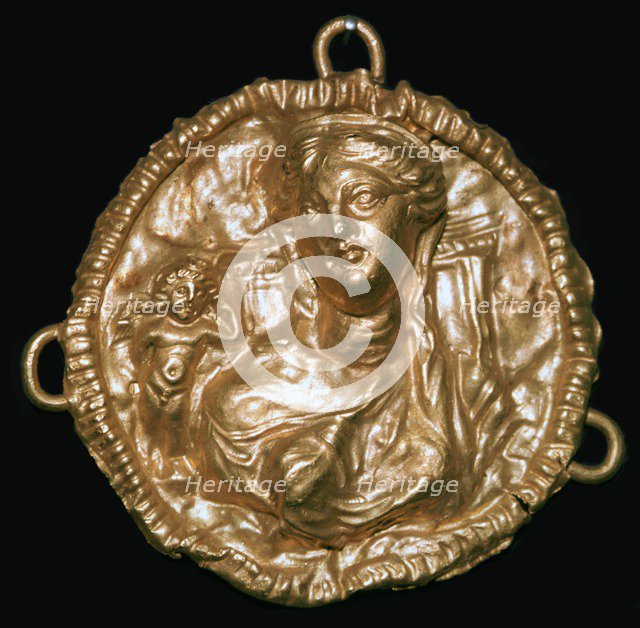 Roman gold pendant. Artist: Unknown