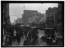Street Scene, between 1913 and 1918. Creator: Harris & Ewing.