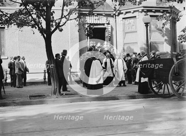 Schley, Winfield Scott, Rear Admiral, U.S.N. Funeral, St. John's Church, Pallbearers..., 1911. Creator: Harris & Ewing.