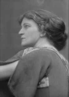 Storm, Diana, Miss, portrait photograph, 1912 or 1913. Creator: Arnold Genthe.