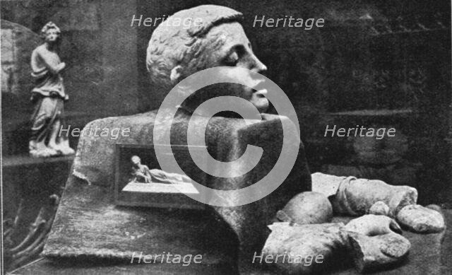 'L'Exposition des oeuvres d'art mutilees ou provenant des regions devastees..., 1916. Creator: Unknown.