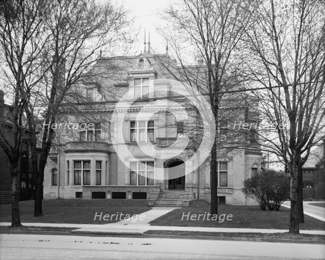 Home of Mrs. C.L. Stephens, 1123 Woodward Avenue, Detroit, Mich., between 1905 and 1915. Creator: Unknown.