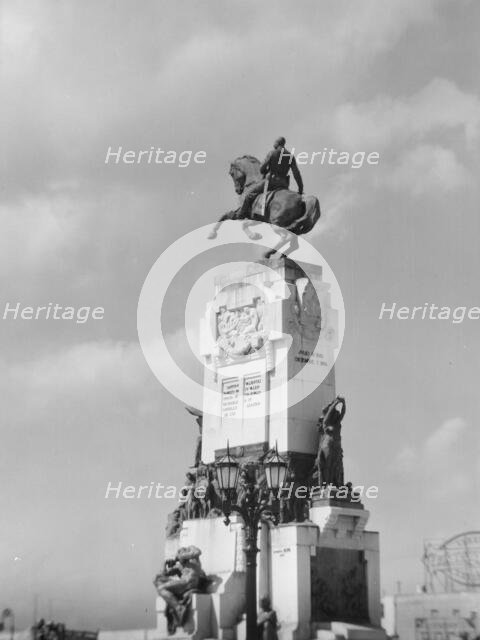 Travel views of Cuba and Guatemala, between 1899 and 1926. Creator: Arnold Genthe.