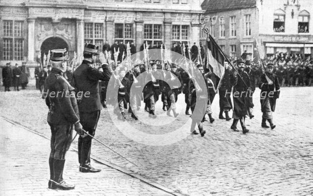 'A Furnes, le roi des Belges', 1914. Creator: Unknown.