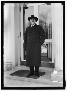 Buffalo Bill Cody, between 1913 and 1917. Creator: Harris & Ewing.