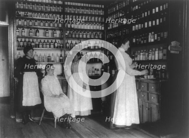 Carlisle Indian School, Carlisle, Pa. Infirmary, 1901. Creator: Frances Benjamin Johnston.