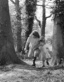 Janie and Daphne, gipsy girls, Charlwood, Surrey, 1964.