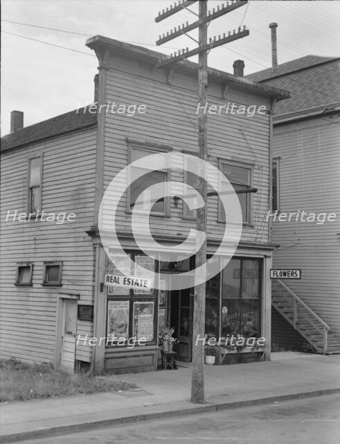 Elma, Grays Harbor County, Western Washington, 1939. Creator: Dorothea Lange.