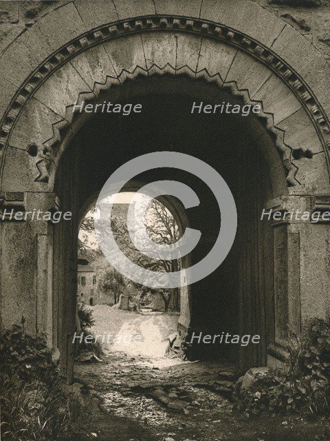 'Ruine Salzburg. Salzburg ruins near Neustadt', 1931. Artist: Kurt Hielscher.