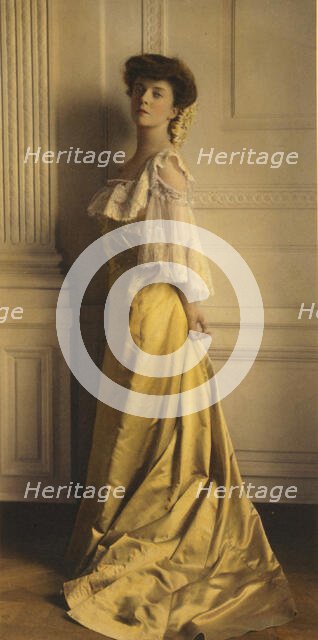 Alice Roosevelt Longworth, full-length portrait, standing, facing left, 1903. Creator: Frances Benjamin Johnston.