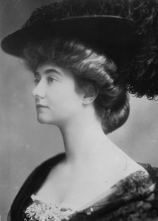 Mrs. Reginald Ronalds, 1910. Creator: Bain News Service.