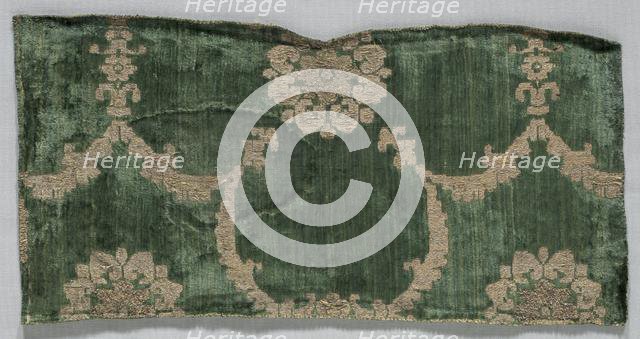 Velvet Fragment, 1400s. Creator: Unknown.