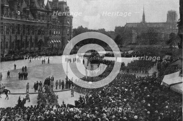 'Les Funerailles du general Gallieni a Paris et a Saint-Raphael; Defile des troupes devant..., 1916. Creator: Unknown.