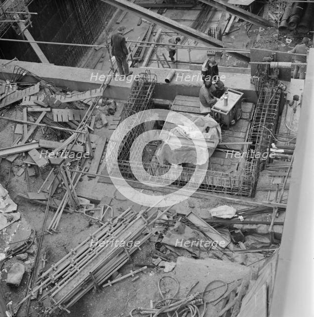 Glaxo Pharmaceutical Works, Park Road, Ware, East Hertfordshire, Hertfordshire, 15/11/1985. Creator: John Laing plc.