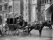 Carriage outside the Royal Courts of Justice, Strand, London, after 1882. Artist: Unknown