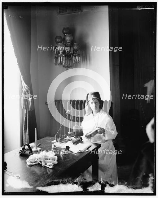 Senate Women, between 1910 and 1920. Creator: Harris & Ewing.