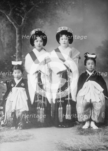 Japanese girls, between c1915 and c1920. Creator: Bain News Service.