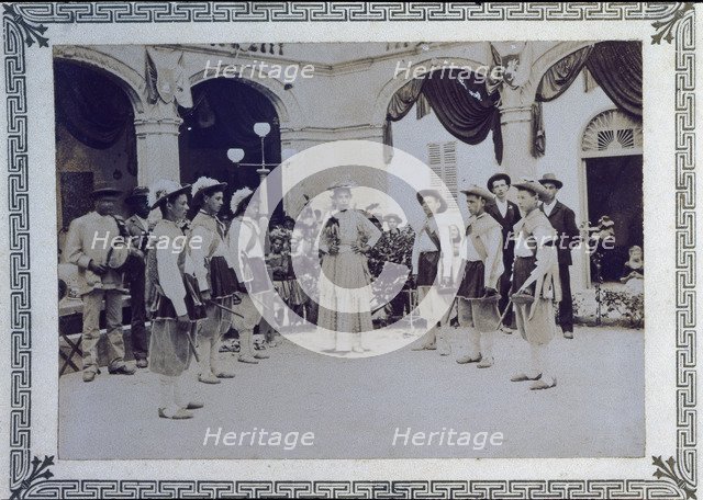 Els Cossiers de Manacor', 1897, the dancers dance in a circle that opens and closes around the ce…