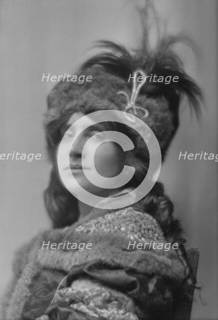 Reicher, Heding, Miss, portrait photograph, 1915 or 1916. Creator: Arnold Genthe.