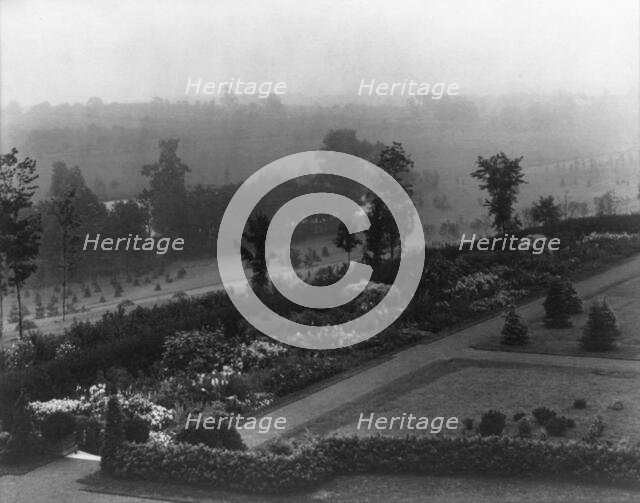 Conyers Manor, Greenwich, Connecticut, 1908. Creator: Frances Benjamin Johnston.