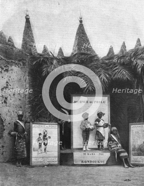 'Le Loyalisme Musulman; A bondoukou: La "Journee du Poilu" a Bondoukou (Cote d'Ivoire)..., 1916. Creator: Unknown.