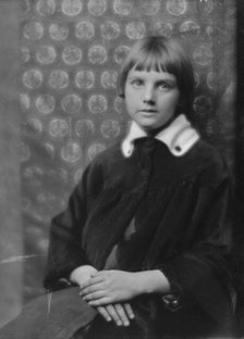 Thacher, Mary D., portrait photograph, 1915 Nov. 6. Creator: Arnold Genthe.
