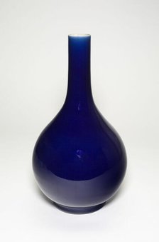 Bottle-Shaped Vase, Qing dynasty (1644-1911), 18th/19th century. Creator: Unknown.