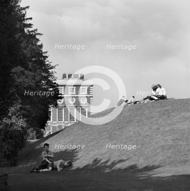 Hampton Court Palace, London, 1955-1965. Artist: John Gay