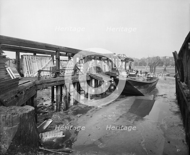 Hampton & Sons Ltd munition works, 43 Belvedere Road, Lambeth, London, July 1916. Artist: H Bedford Lemere.
