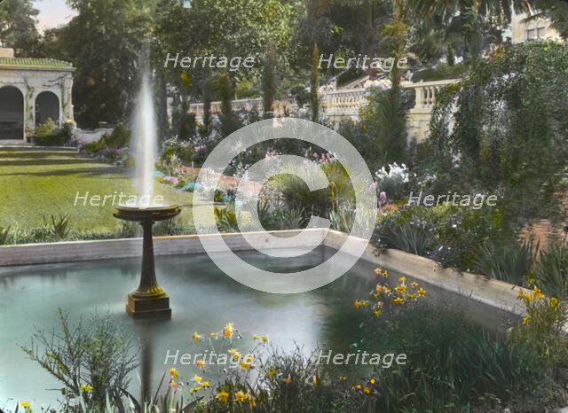 Mrs. Eldridge Merick Fowler house, 363 Grove Street, Pasadena, California, 1917. Creator: Frances Benjamin Johnston.