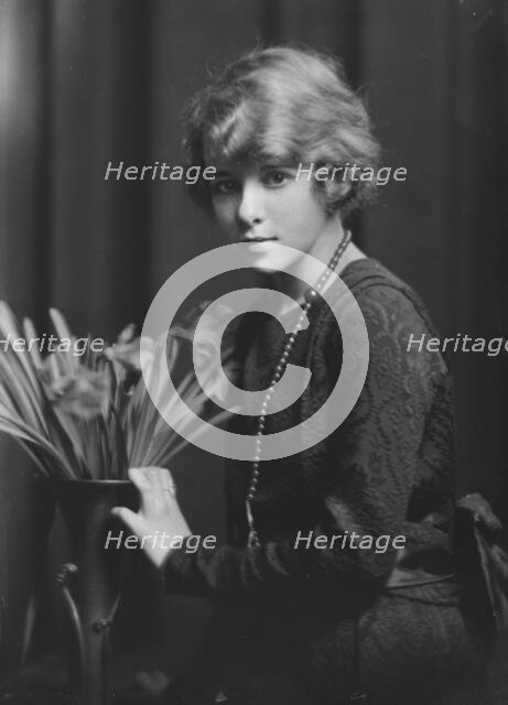 Mannes, Ethel, Miss, portrait photograph, not before 1915. Creator: Arnold Genthe.