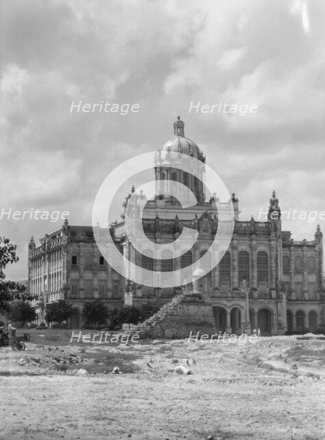Travel views of Cuba and Guatemala, between 1899 and 1926. Creator: Arnold Genthe.