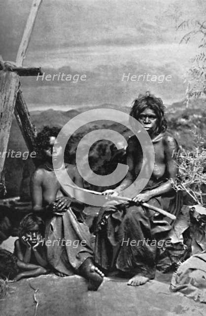 An Australian woman and her children, 1902. Artist: W Lindt.