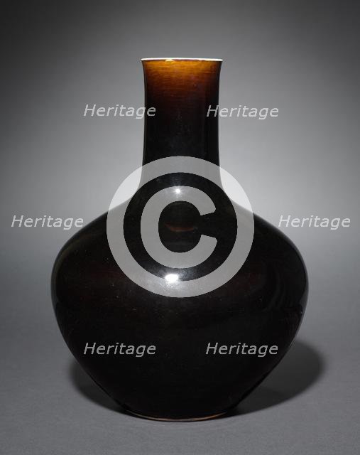 Bottle-Shaped Vase, 1736-1795. Creator: Unknown.