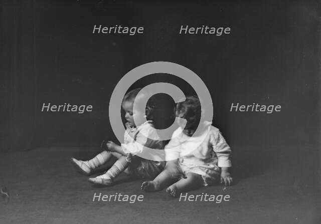 Children of Mrs. W.C. Mitchell, portrait photograph, 1919 May 5. Creator: Arnold Genthe.
