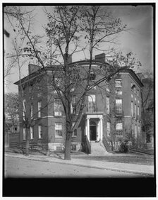 Octagon House, between 1910 and 1920. Creator: Harris & Ewing.