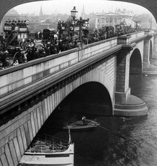 London Bridge, London, c late 19th century.Artist: Underwood & Underwood